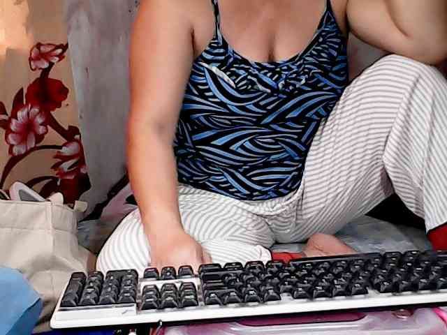 hotmama38 webcam
