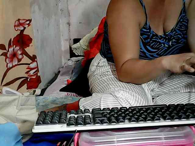 hotmama38 webcam