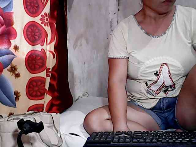 hotmama38 webcam