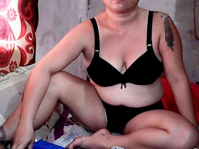 hotmama38 webcam