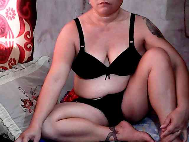 hotmama38 webcam