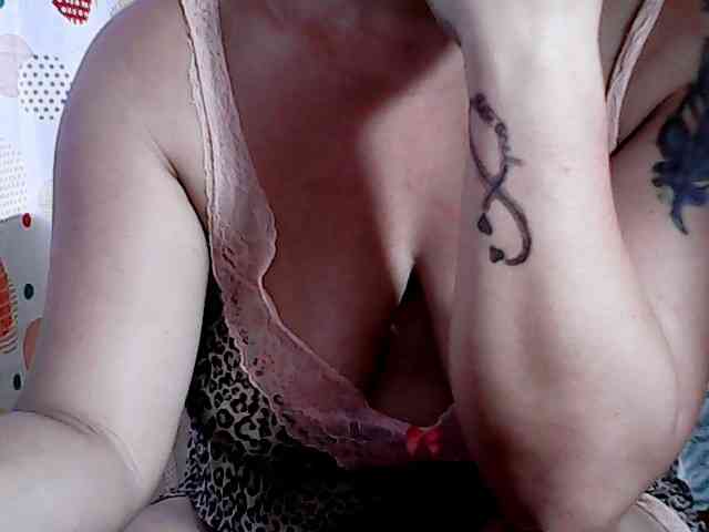 hotmama38 webcam