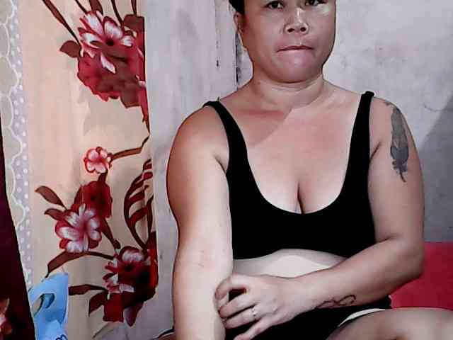 hotmama38 webcam