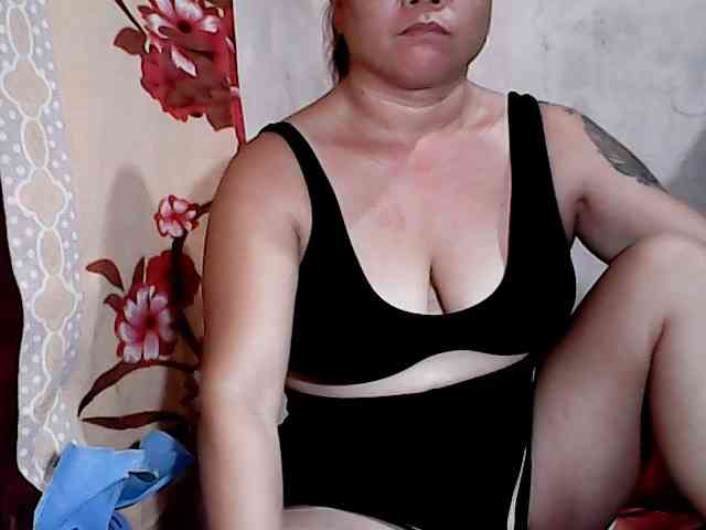 hotmama38 webcam