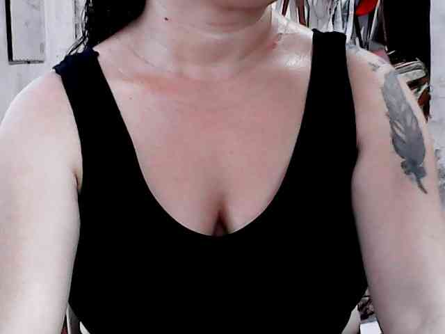 hotmama38 webcam