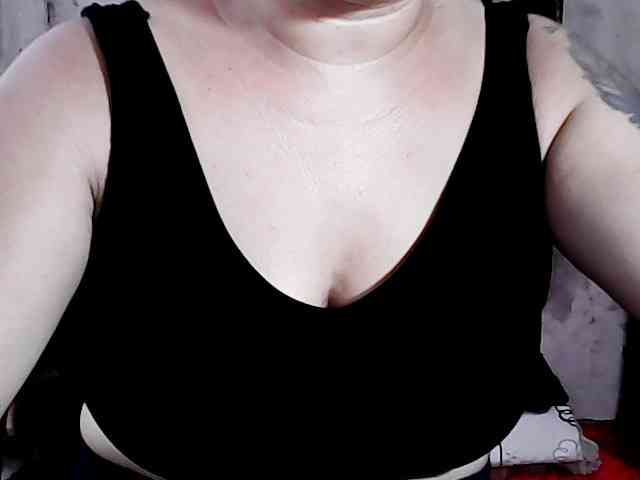 hotmama38 webcam