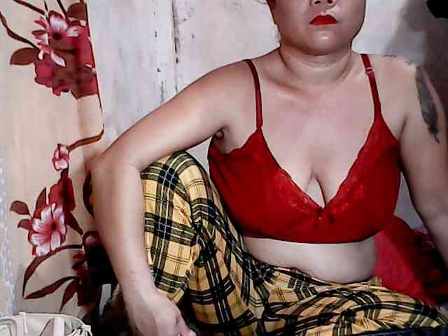 hotmama38 webcam