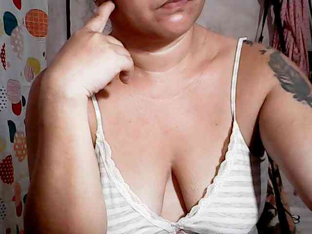 hotmama38 webcam