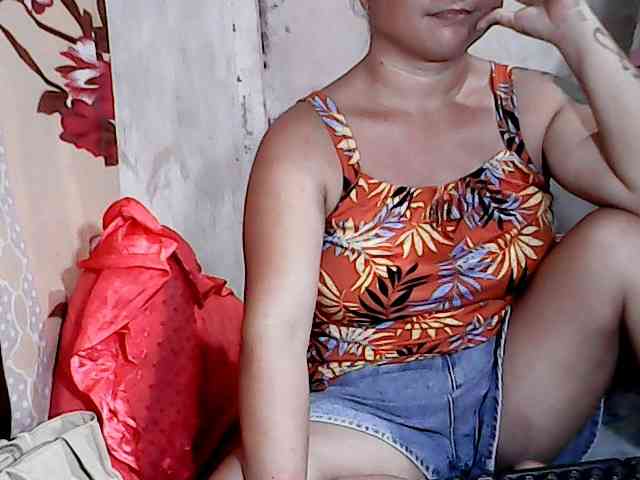hotmama38 webcam
