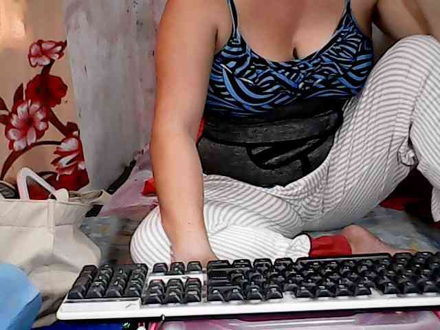 hotmama38 webcam