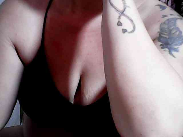 hotmama38 webcam