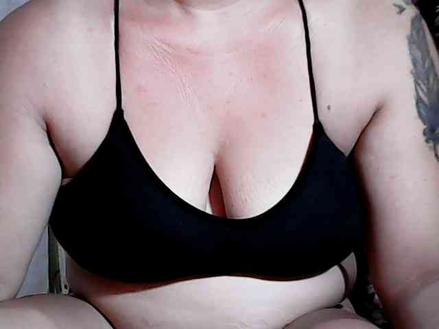hotmama38 webcam