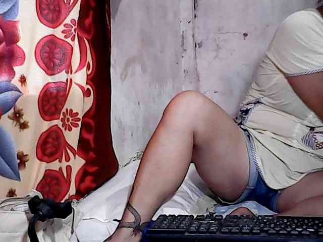 hotmama38 webcam