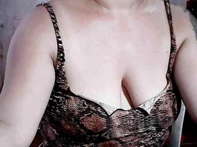 hotmama38 webcam