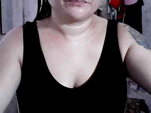 hotmama38 webcam