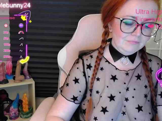 NicoleBunny24 webcam