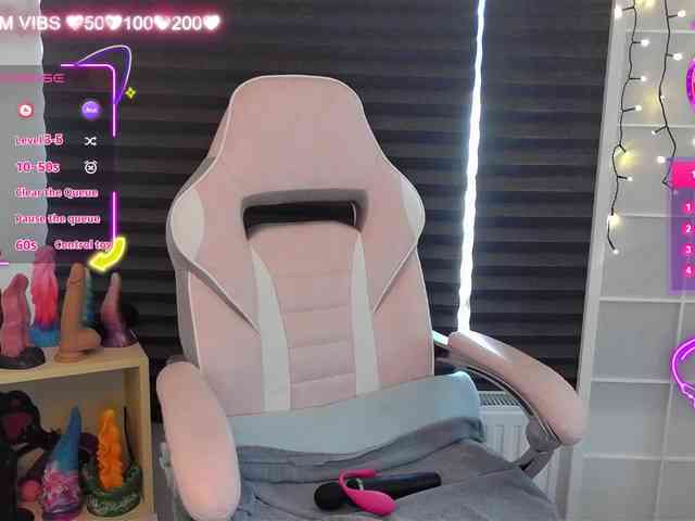 NicoleBunny24 webcam