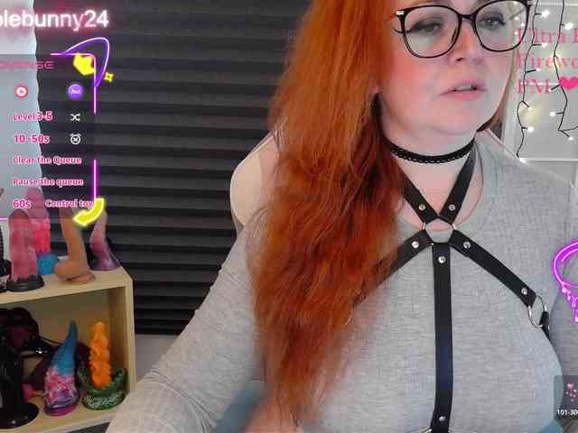 NicoleBunny24 webcam