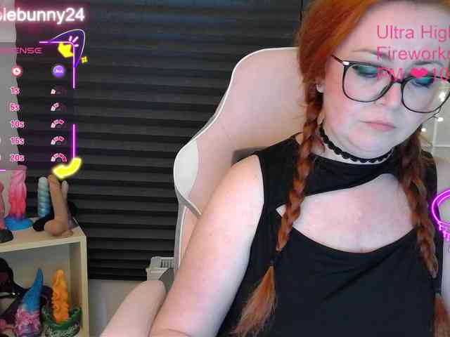 NicoleBunny24 webcam