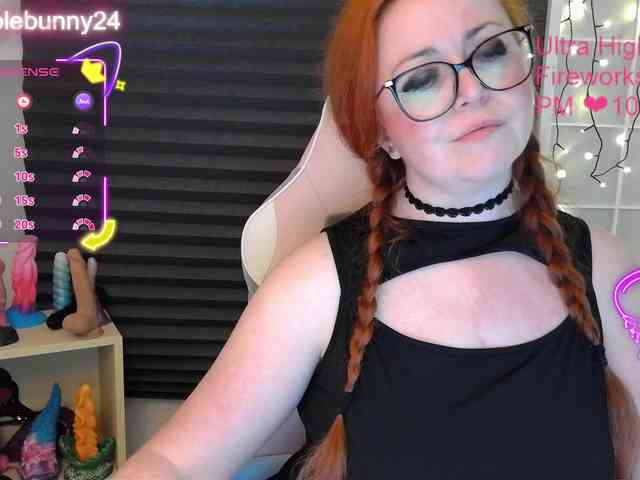 NicoleBunny24 webcam