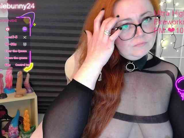 NicoleBunny24 webcam