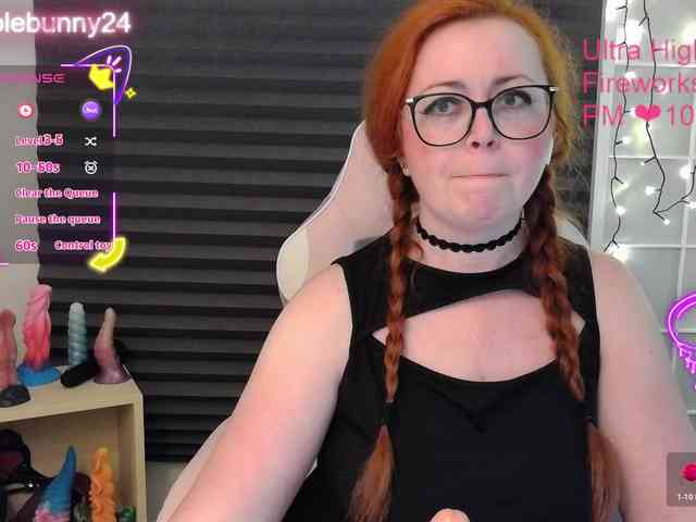 NicoleBunny24 webcam