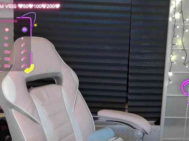 NicoleBunny24 webcam