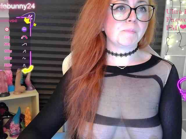NicoleBunny24 webcam