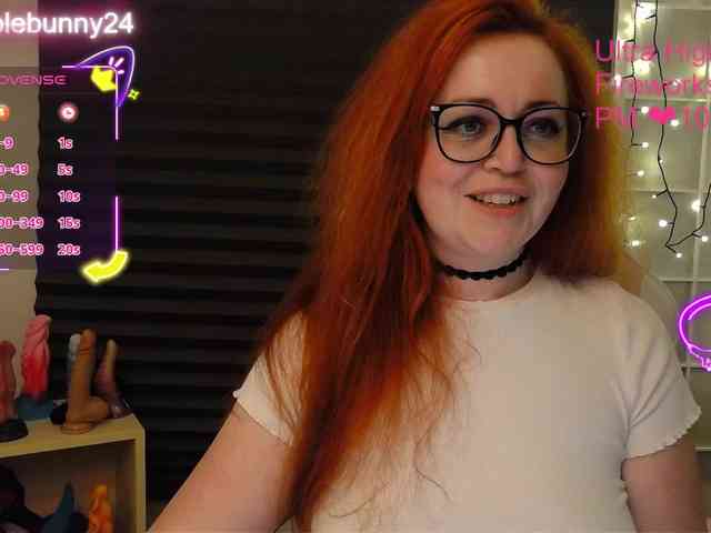 NicoleBunny24 webcam