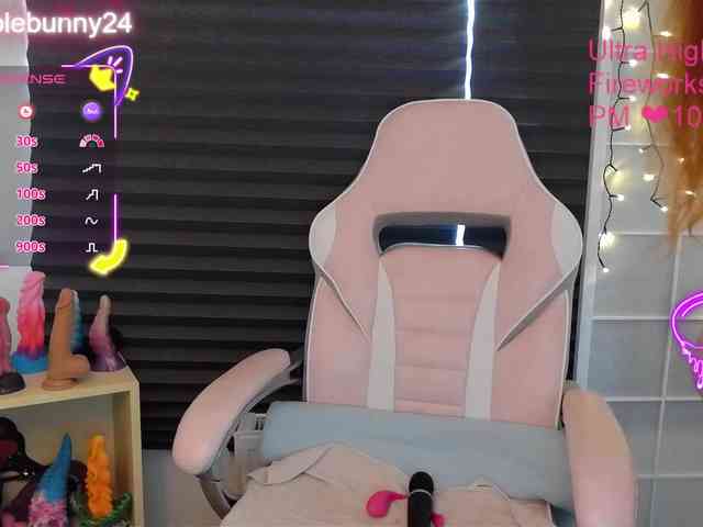 NicoleBunny24 webcam