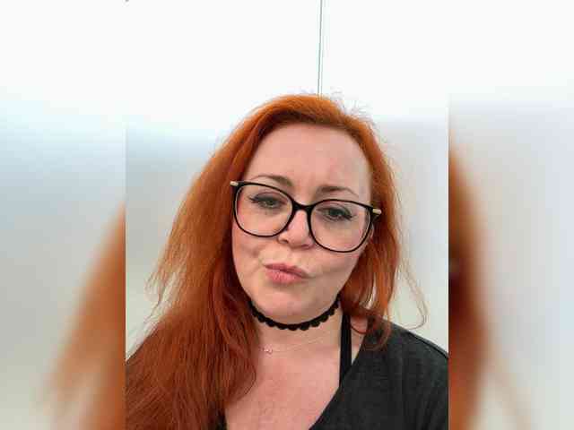 NicoleBunny24 webcam