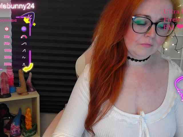 NicoleBunny24 webcam