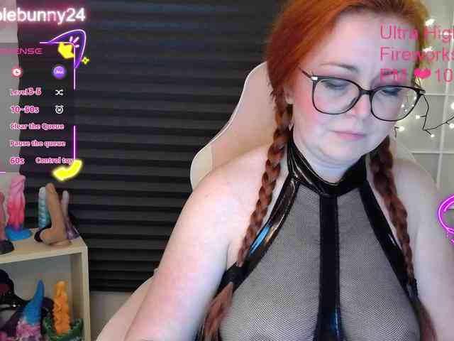 NicoleBunny24 webcam