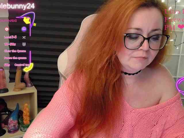 NicoleBunny24 webcam