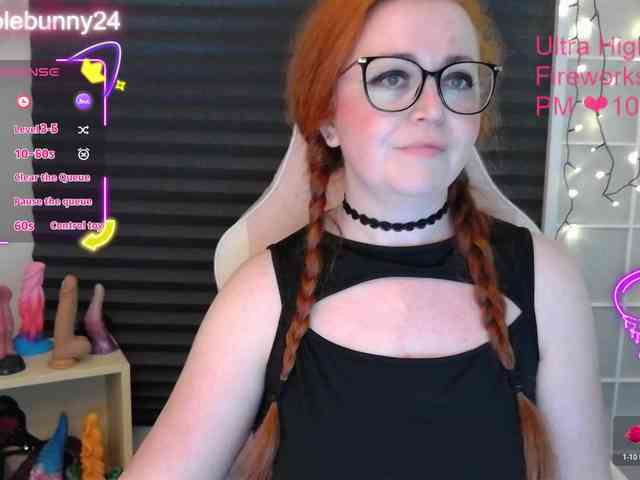 NicoleBunny24 webcam