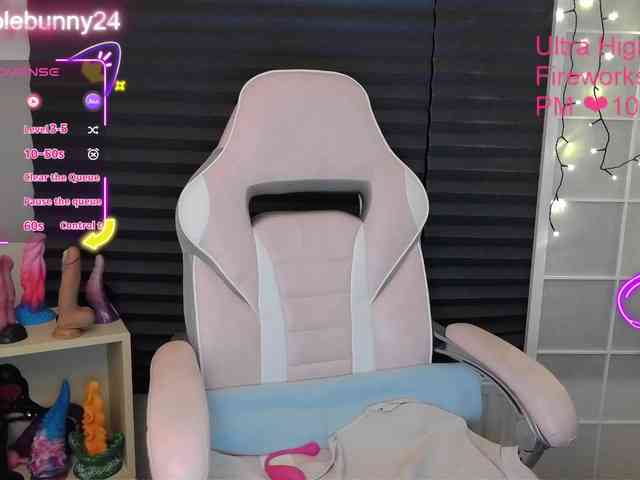 NicoleBunny24 webcam