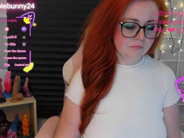 NicoleBunny24 webcam