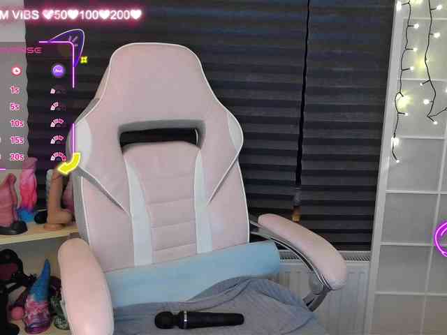 NicoleBunny24 webcam