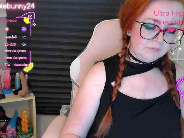 NicoleBunny24 webcam