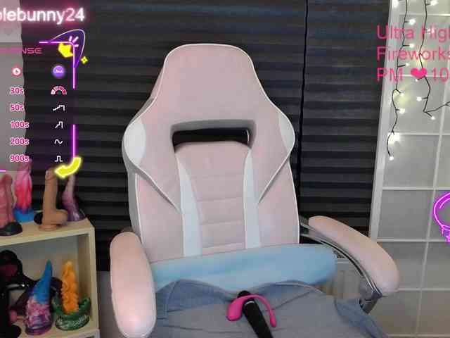 NicoleBunny24 webcam