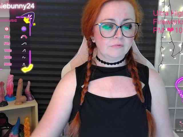 NicoleBunny24 webcam