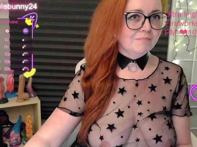 NicoleBunny24 webcam