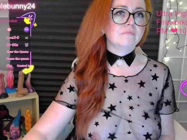NicoleBunny24 webcam