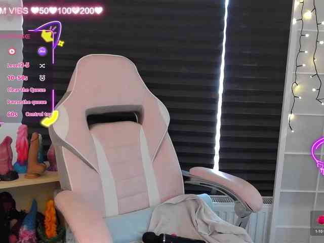 NicoleBunny24 webcam