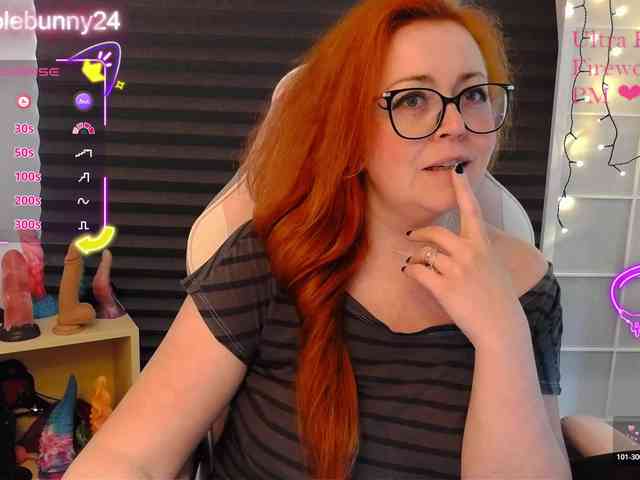 NicoleBunny24 webcam