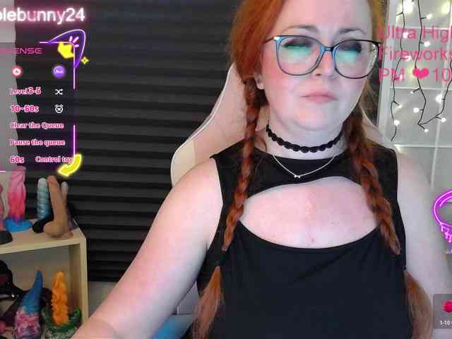 NicoleBunny24 webcam