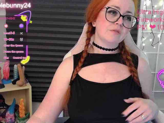 NicoleBunny24 webcam