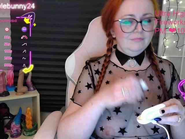 NicoleBunny24 webcam