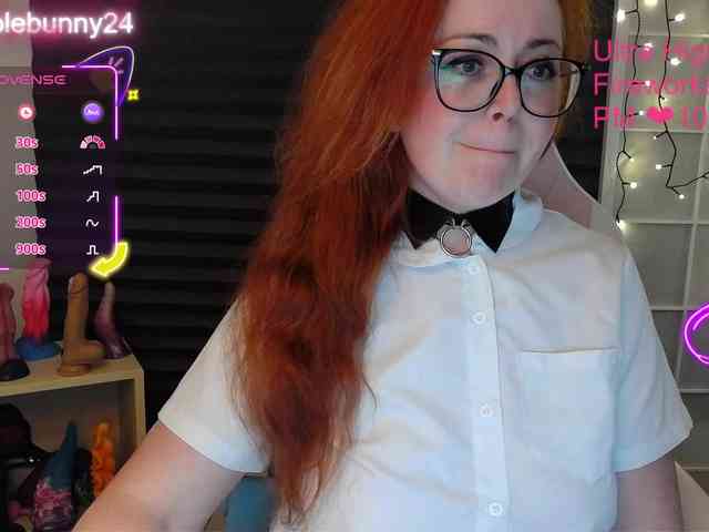 NicoleBunny24 webcam