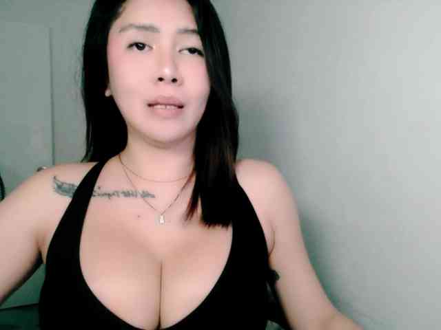 RiriStarr Live Webcam on BongaCams